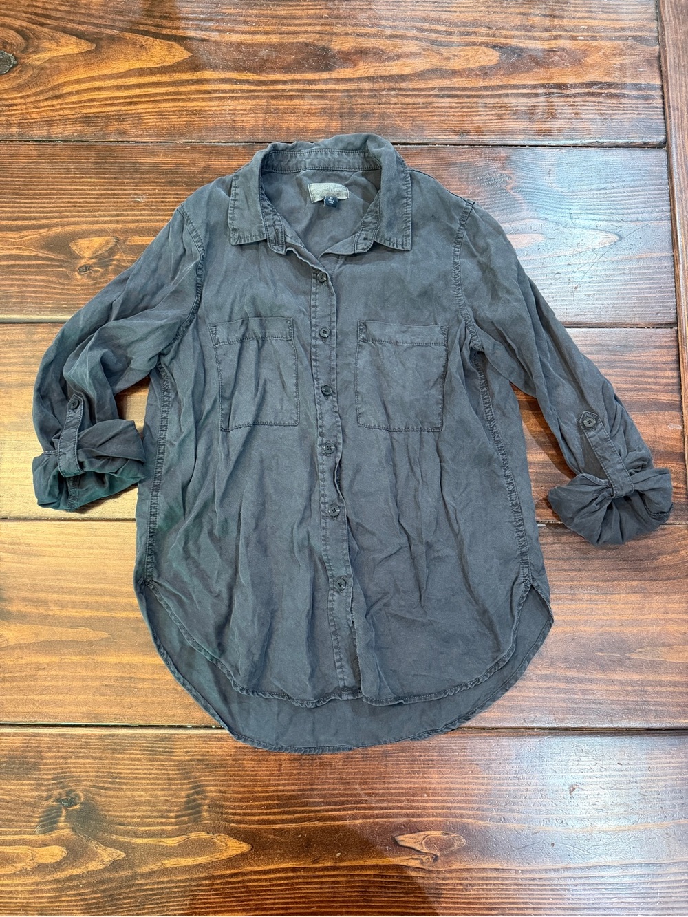 Universal Thread Casual Button-Up Shirt in Washed Charcoal